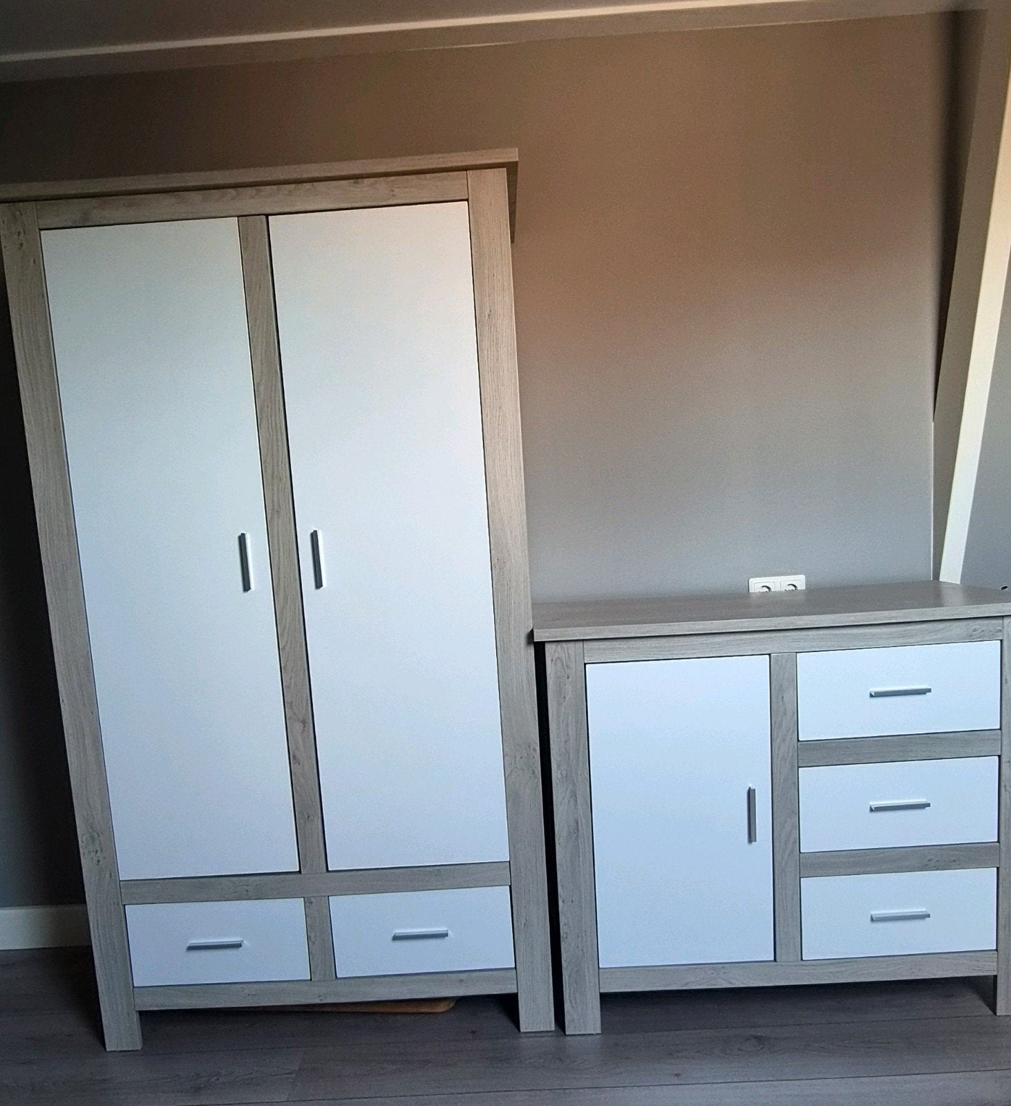 kledingkast en dressoir / commode, Ophalen, Kast, 50 tot 70 cm, 105 cm of meer