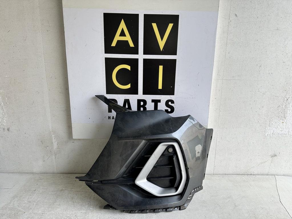 Audi Q3 83A s line bumper deel voorbumper bumper 83A807437D, Gebruikt, -, Voor, -