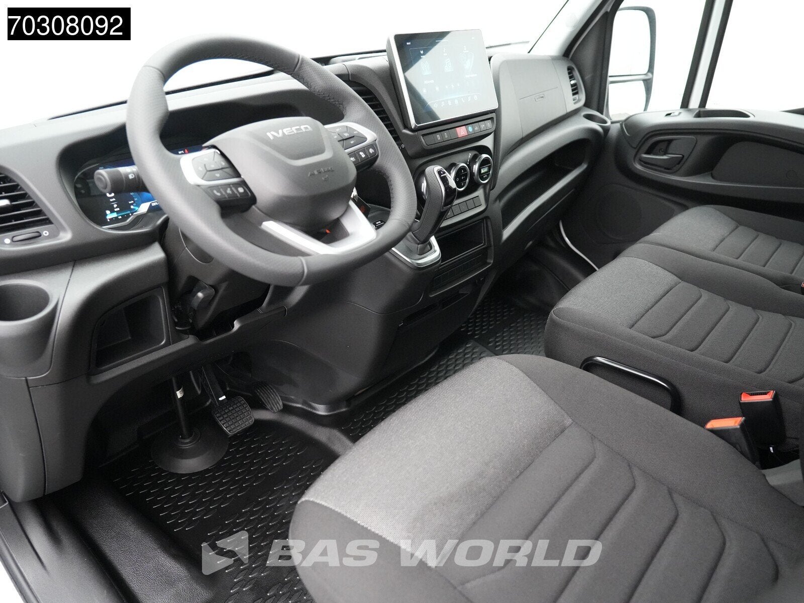 Iveco Daily 35C18 3.0L Automaat Laadklep Dubbellucht Bakwage, Auto's, Automaat, Stoelverwarming, Stof, Euro 6