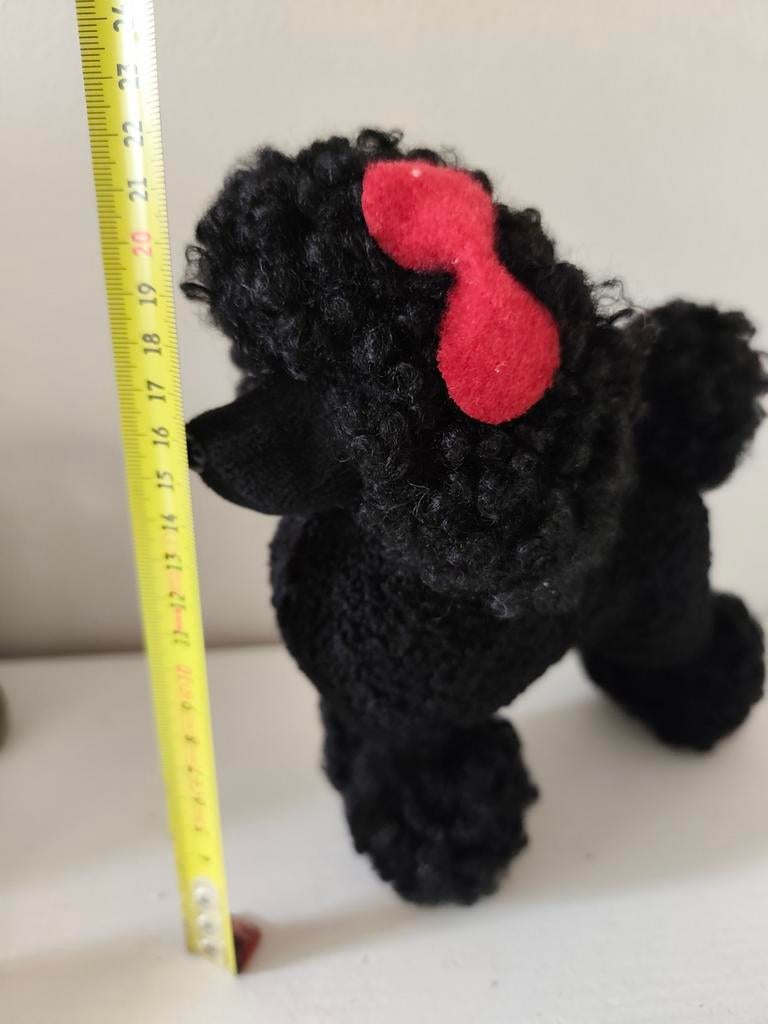 Zwarte poedel knuffel met rode strik - 20 cm, Zwart, Zo goed als nieuw, Met kleding of accessoire, Hond