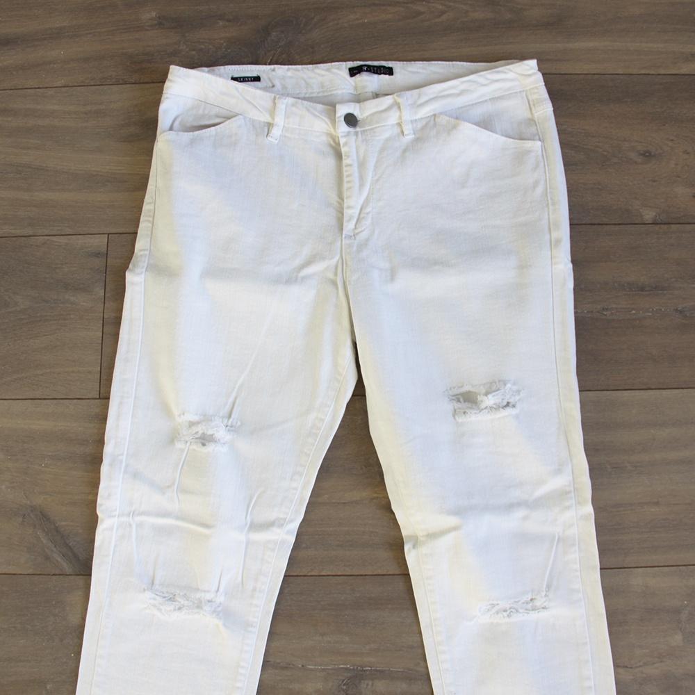 Mooie SuperTrash Ripped Broek Wit Skinny - 97 (W33) € 40,-, Supertrash, Wit, Ophalen of Verzenden, Zo goed als nieuw