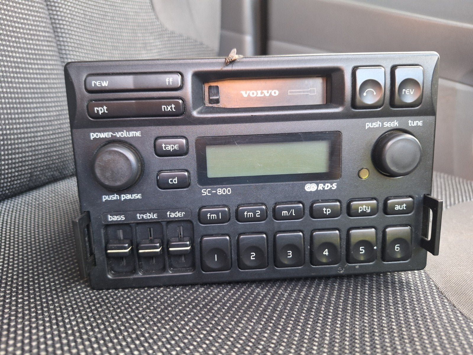Volvo Radio Sc-800 met code, Auto diversen, Ophalen of Verzenden