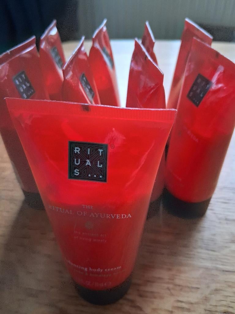 rituals body cream 10x, Ophalen of Verzenden, Zo goed als nieuw, Bodylotion, Crème of Olie
