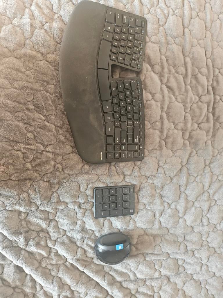 Microsoft Sculpt Ergonomisch Toetsenbord en Numpad, Gebruikt, Ergonomisch, Ophalen of Verzenden, Draadloos