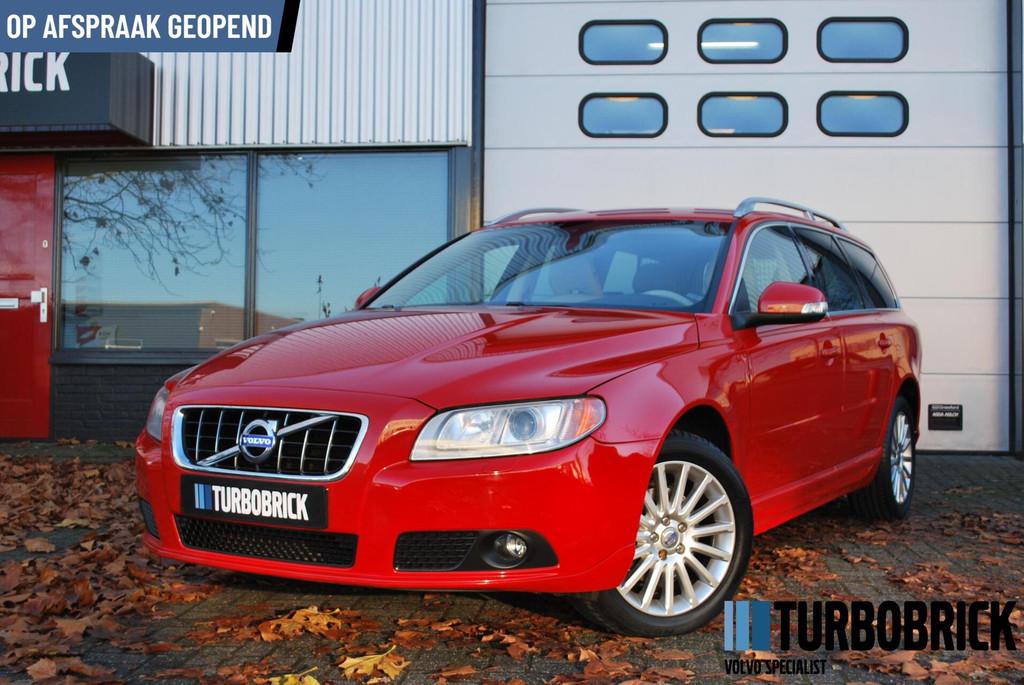 Volvo V70 1.6 T4 Summum |Leder|Trekhaak|Cruise|Xenon|Youngti, Auto's, Voorwielaandrijving, 15 km/l, Gebruikt, Beige