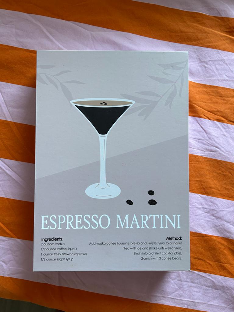 Decoratieve Tafelboek met Opbergruimte Espresso Martini beig, Ophalen of Verzenden, Zo goed als nieuw, Beige, Japandi