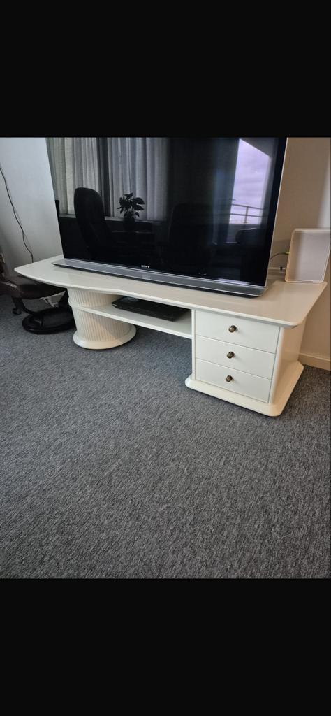 Mooie nette televisie meubel, Huis en Inrichting, Kasten | Televisiemeubels, Ophalen, Overige materialen, 150 tot 200 cm, Zo goed als nieuw