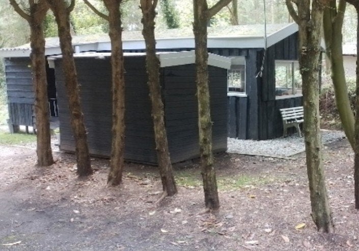 Chalet met opberg/fiets hokje te huur.