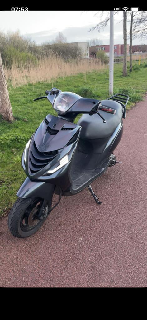 Zip 70cc 2t 2009, Fietsen en Brommers, Scooters | Piaggio, Ophalen, Tweetakt, Gebruikt, Maximaal 45 km/u