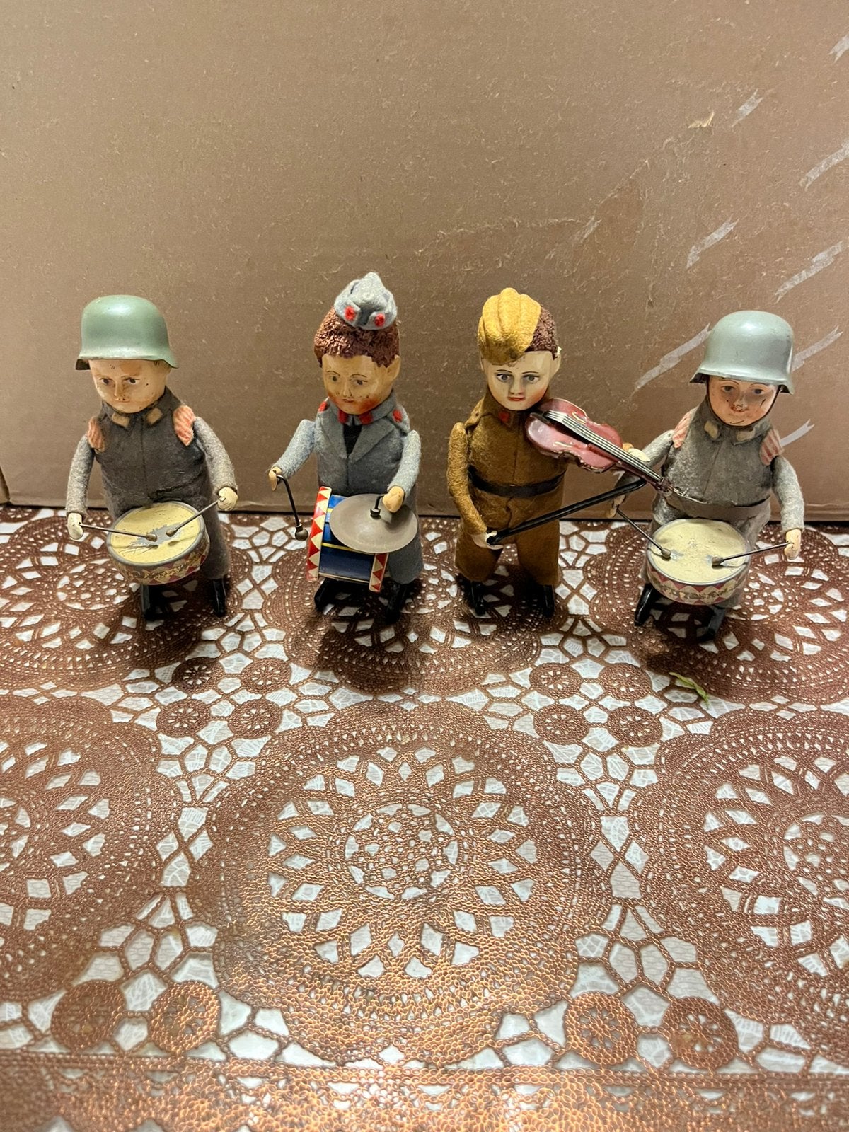 Schuco soldaten, Verzenden