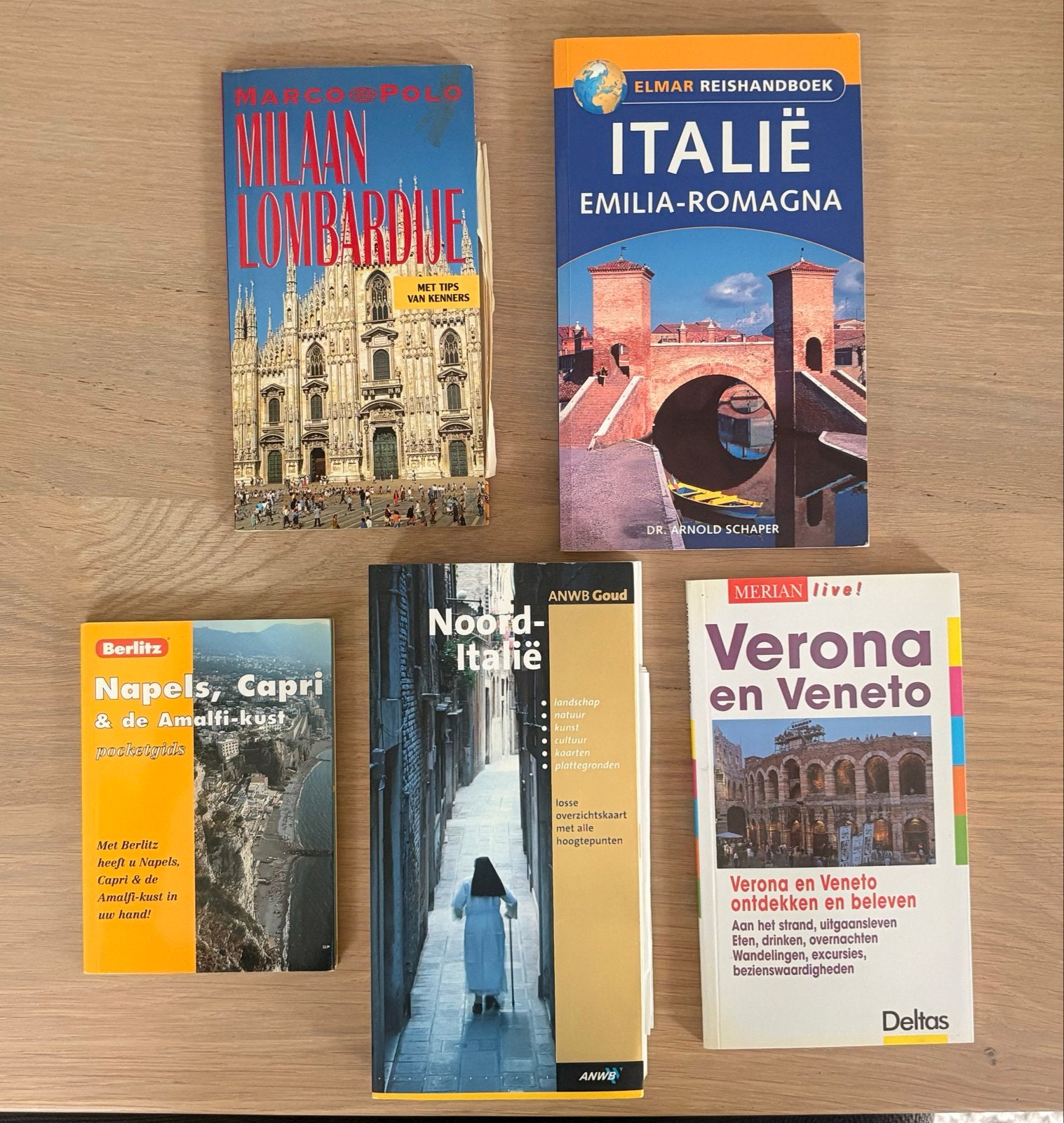 Reisgidsen Italië: Milaan, Napels, Noord-Italië, Verona, Europa, Ophalen of Verzenden, Reisgids of -boek, Gelezen