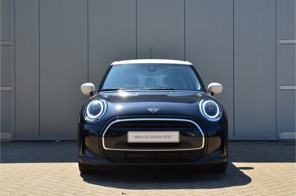 MINI Hatchback Cooper Classic Automaat / LED / Cruise Contro, Auto's, Mini, Gebruikt, Met garantie (alle), Zwart, Origineel Nederlands