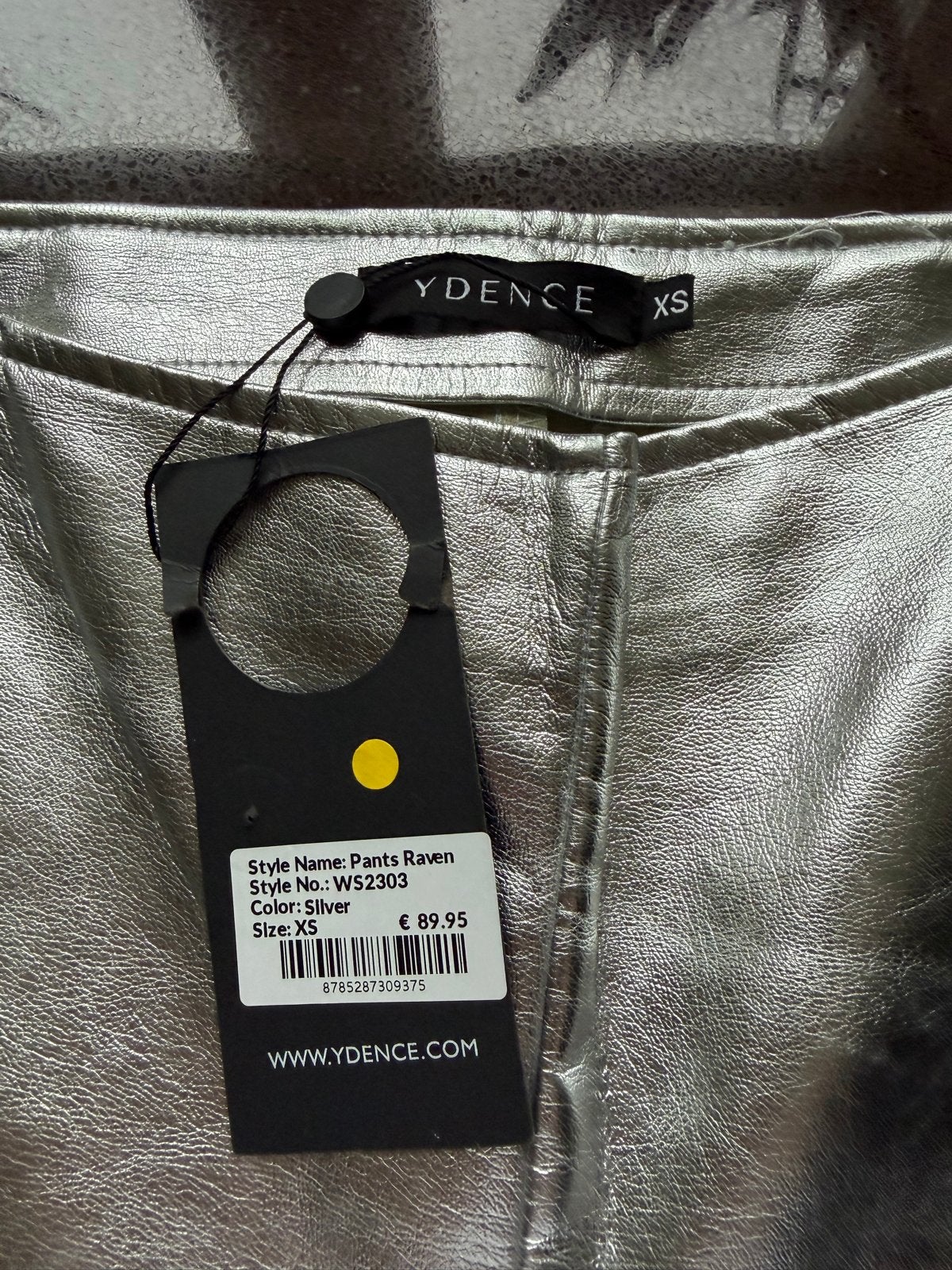 YDENCE Raven zilveren broek - Nieuw met kaartje, Kleding | Dames, Nieuw, Ophalen of Verzenden, Maat 34 (XS) of kleiner, Lang