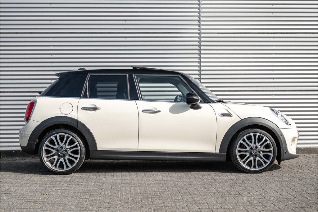 MINI Hatchback Cooper Chili Automaat / Panoramadak / Comfort, Auto's, Gebruikt, Met garantie (alle), Wit, Bedrijf