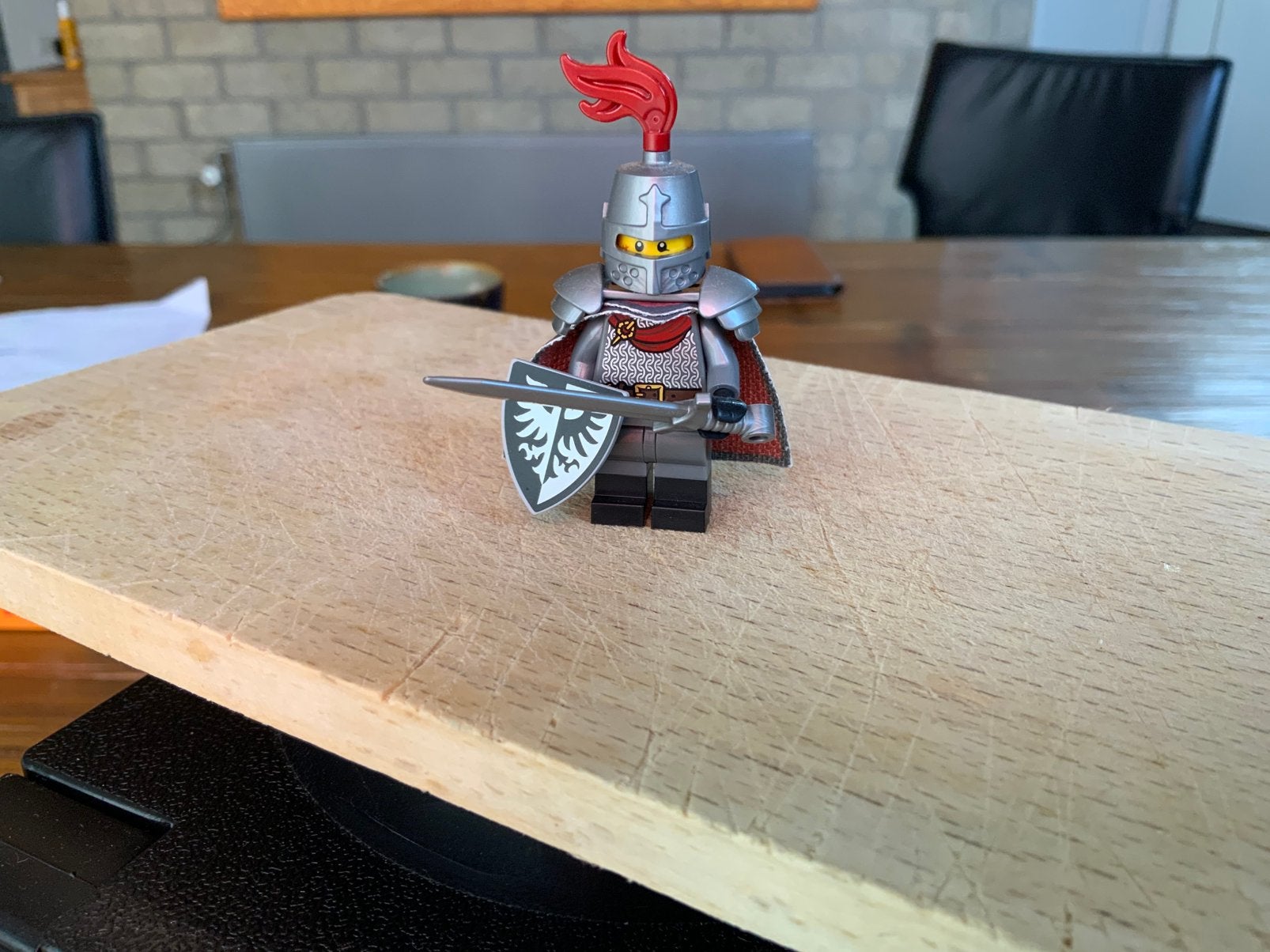 Lego Castle  Knight Red Falcon minifig, Lego, Ophalen of Verzenden, Zo goed als nieuw, Compleet