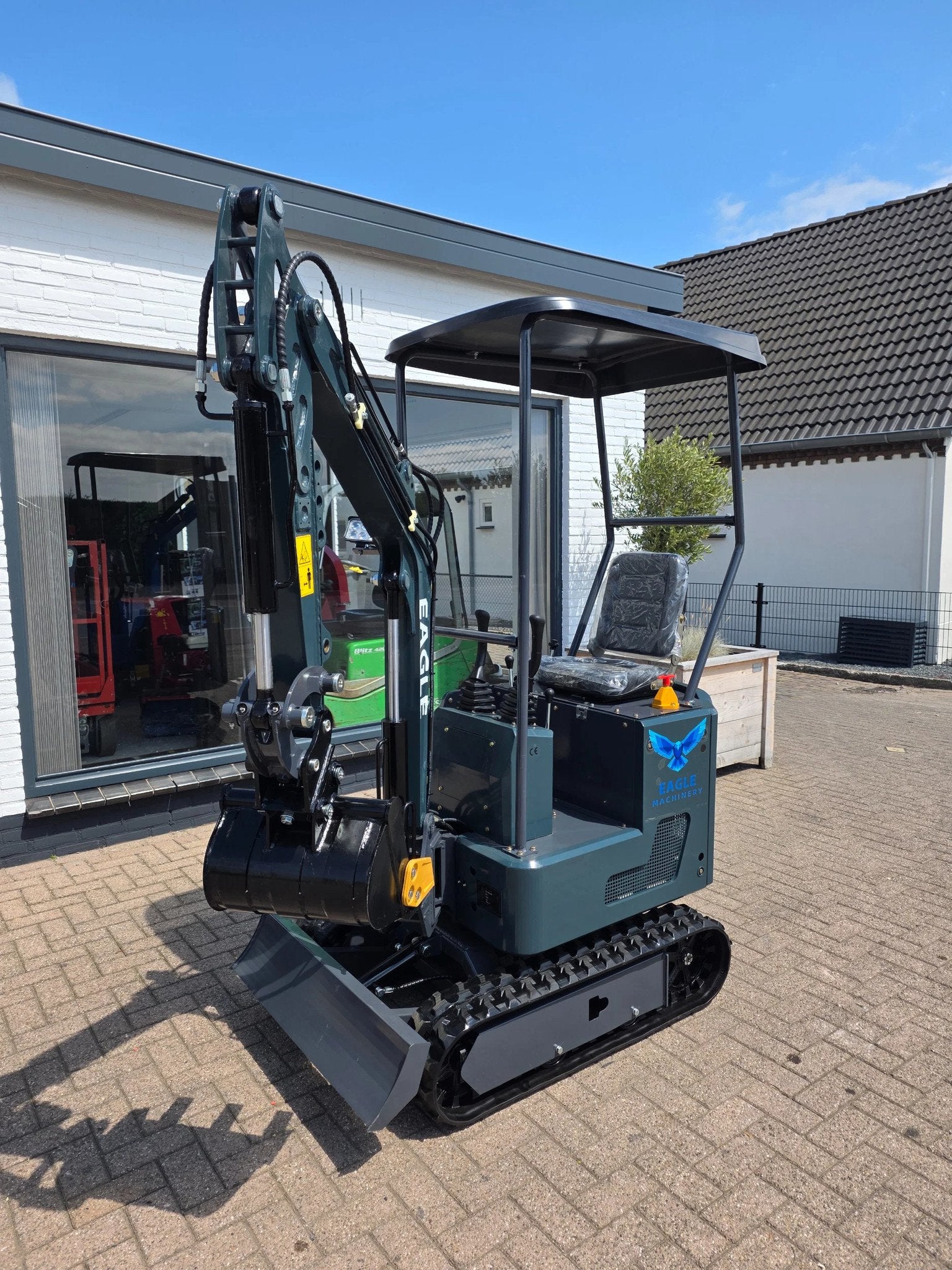 Italië machine aegle Graafmachine minigraver knikgiek snelw, Zakelijke goederen, Machines en Bouw | Kranen en Graafmachines, Graafmachine