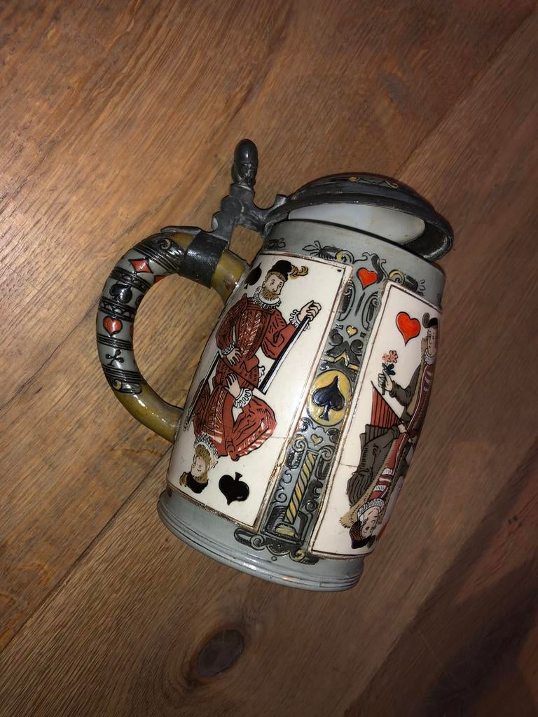 Mettlach Villeroy & Boch bierkrug Speelkaarten 1908 0,5L, Ophalen of Verzenden