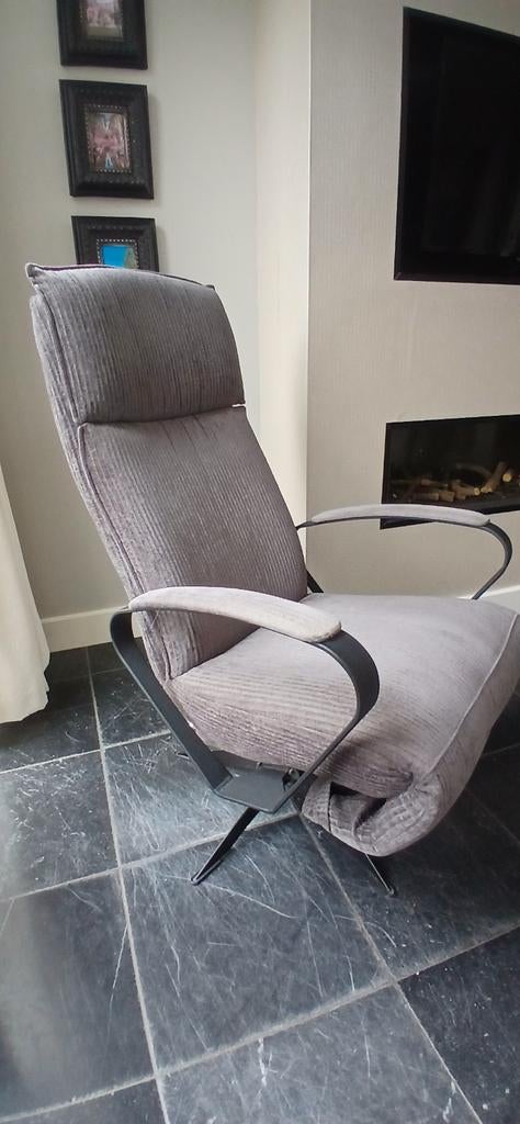 Comfortabele Relax Stoel - Grijs Ribstof, Huis en Inrichting, Stoelen, Gebruikt, Modern, Comfort, Ophalen of Verzenden, Stof