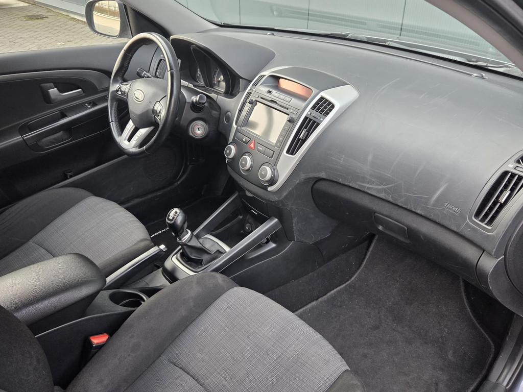 Kia Cee'd 1.4 CVVT X-ecutive Navi, Voorwielaandrijving, Euro 5, Gebruikt, 4 cilinders