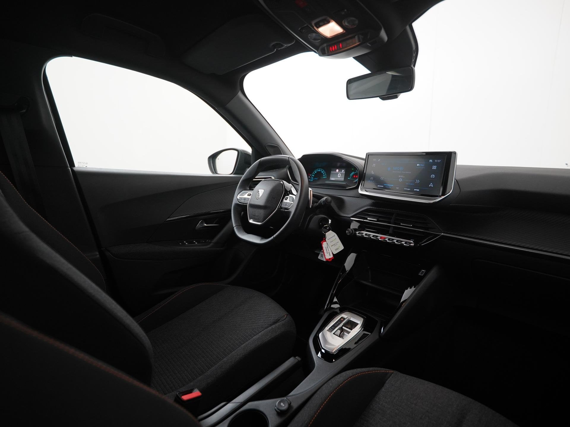 Peugeot 2008 1.2 Hybrid 145 Style | Apple Carplay | Parkeers, Stof, Gebruikt, Euro 6, 1199 cc