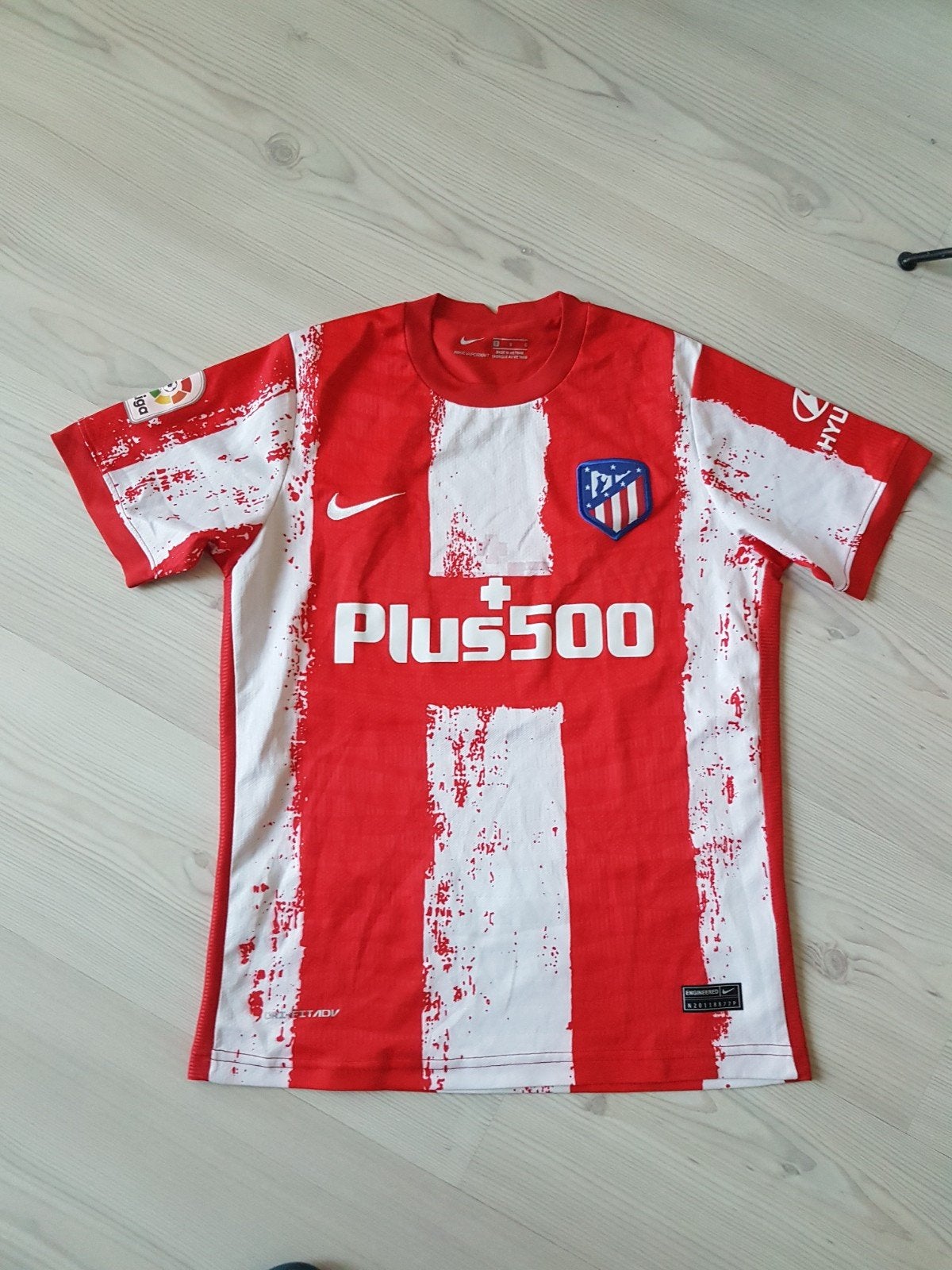 Atletico Madrid thuisshirt size small/med, Ophalen of Verzenden, Zo goed als nieuw, Shirt