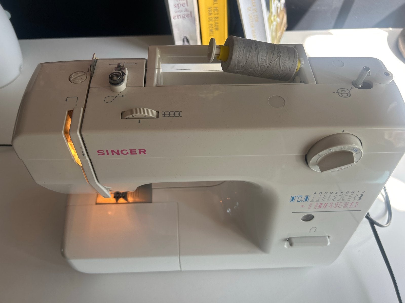 Singer Naaimachine - Gebruikt maar in goede staat, Hobby en Vrije tijd, Naaimachines en Toebehoren, Ophalen, Gebruikt, Naaimachine