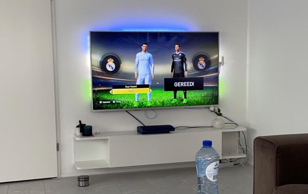 Philips 55 inch Ambilight Smart TV 3-zijdig 4K, Ophalen, Philips, 100 cm of meer, 4k (UHD)