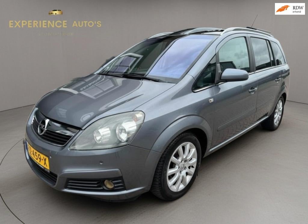 Opel Zafira 2.2 Cosmo AUTOMAAT/PANODAK/NAVI/7 PERS, Auto's, Opel, Stof, Gebruikt, 4 cilinders, 150 pk