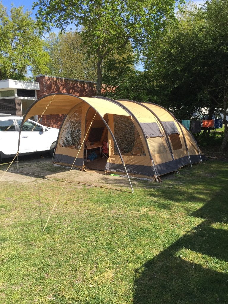 Grote tunnel tent, Ophalen, Gebruikt