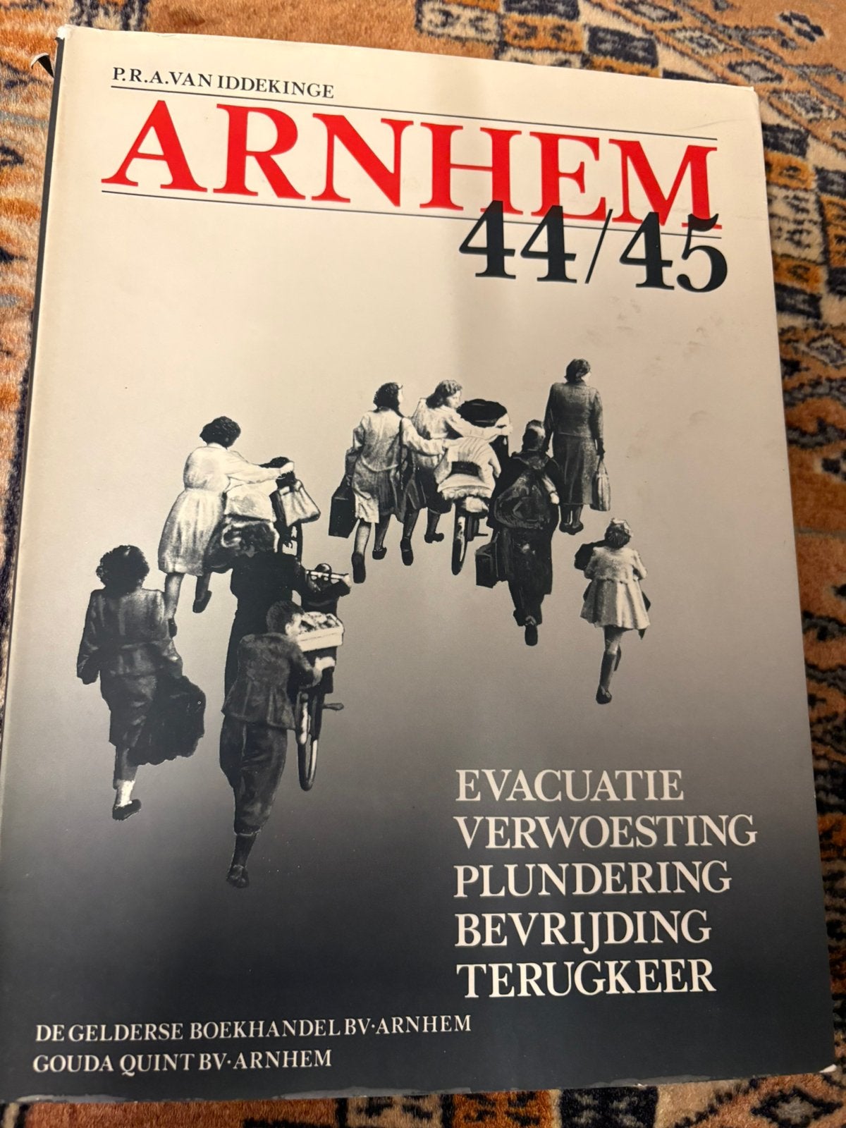 Arnhem 44/45, Boeken, Geschiedenis | Stad en Regio, Verzenden, 20e eeuw of later, Gelezen