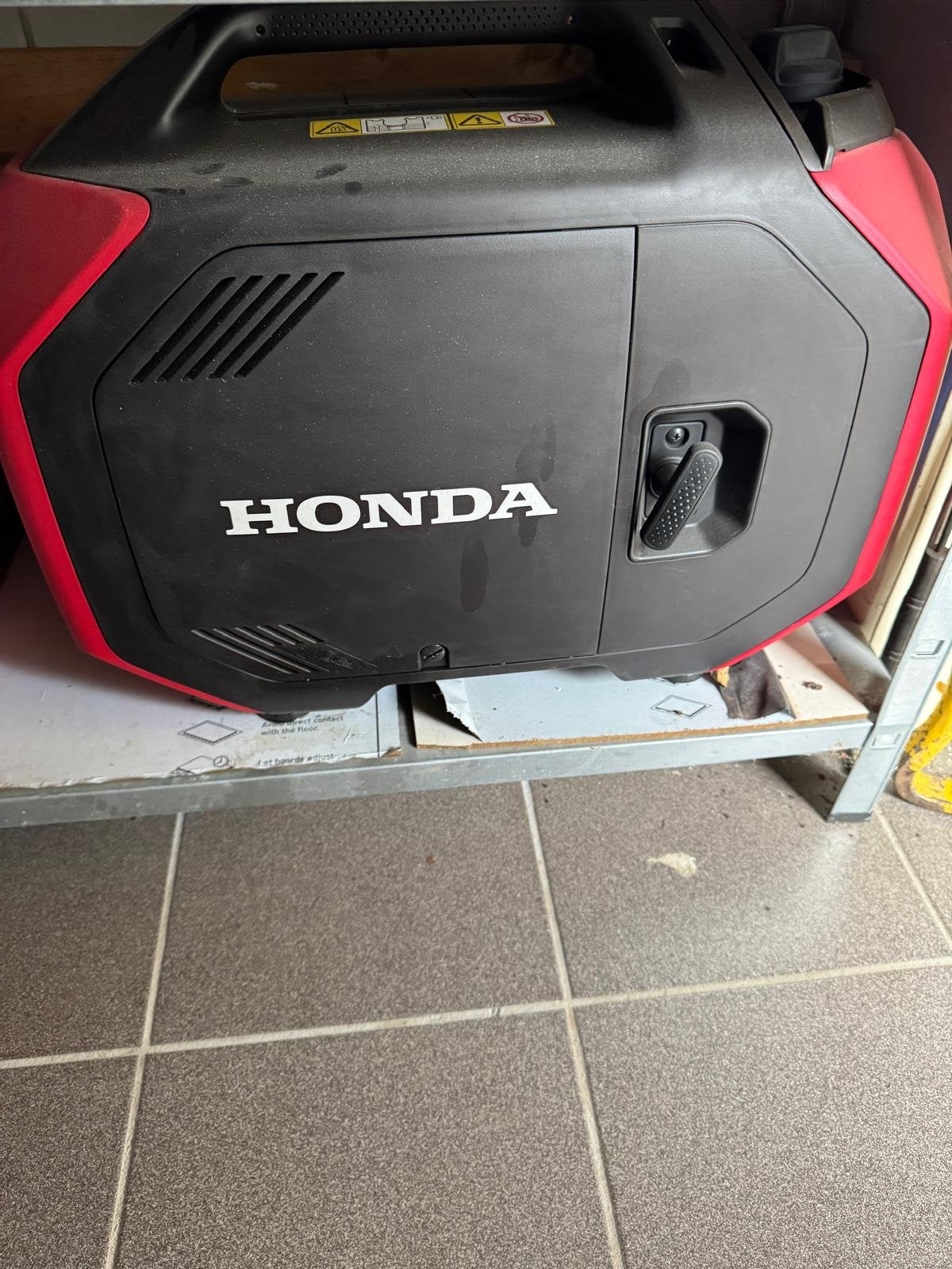 Nieuwe Honda EU32i aggregaat - Ongebruikt!, Benzine, Nieuw, Ophalen of Verzenden, Geluidgedempt