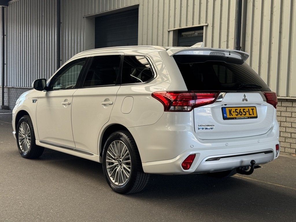Mitsubishi Outlander 2.4 PHEV Intense (bj 2021, automaat), Automaat, Euro 6, 4 cilinders, 1865 kg