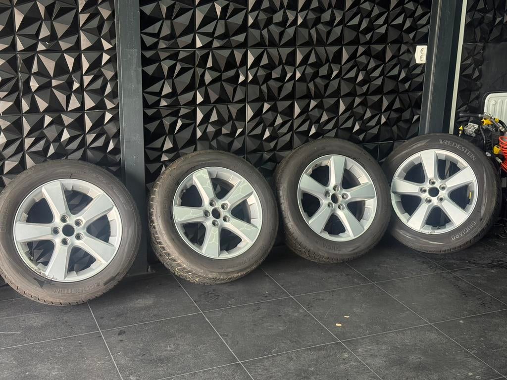 Set winterbanden op velg 235/55/18, Auto-onderdelen, Banden en Velgen, 18 inch, Banden en Velgen, 235 mm, Winterbanden