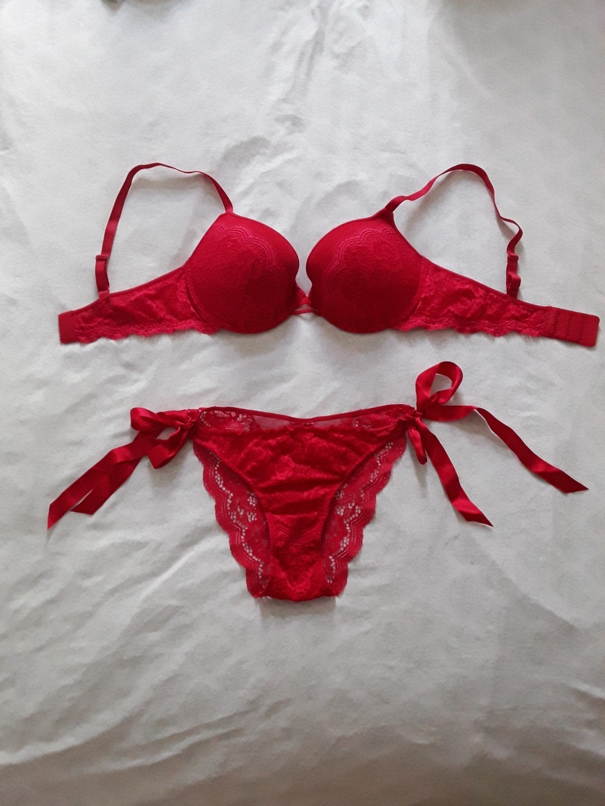 Bh met bijpassende string, H& M, Ophalen of Verzenden, Rood, BH