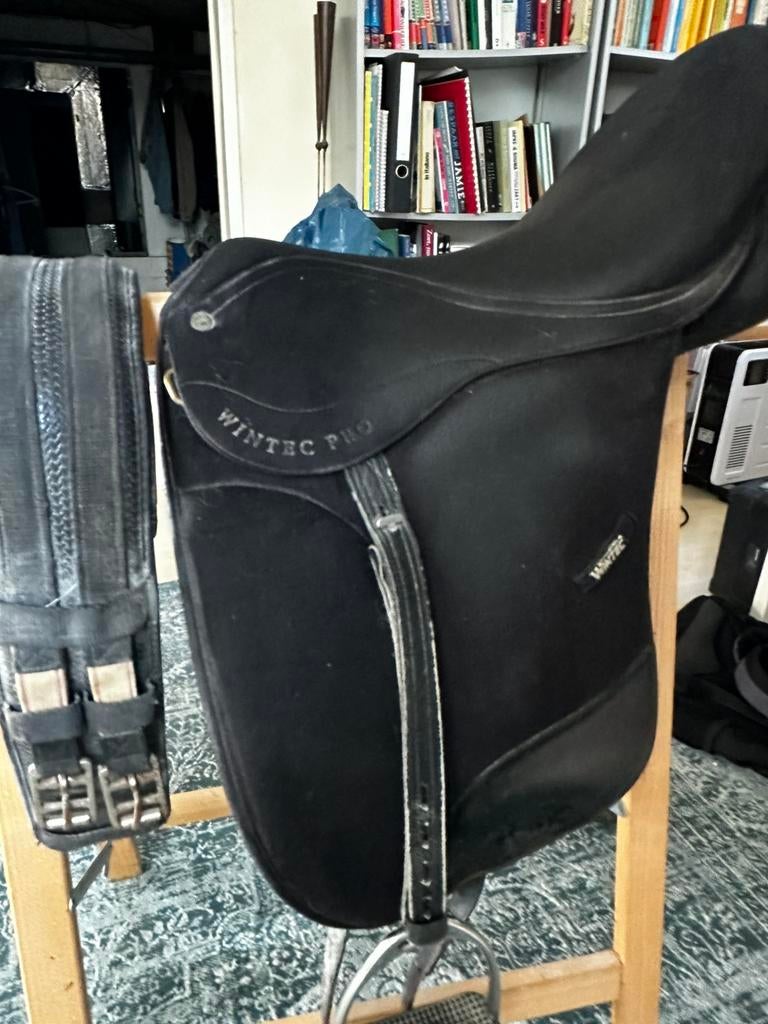 Wintec pro dressuurzadel 17,5 inch, Dieren en Toebehoren, Ophalen, Gebruikt, Dressuur