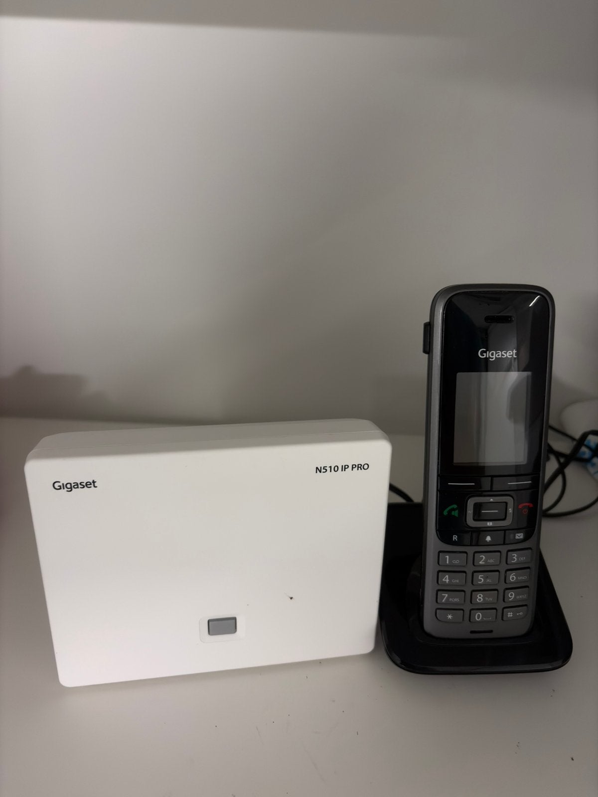 Complete Gigaset N510 IP PRO VoIP Set Basisstation + Handset, Telecommunicatie, Ophalen of Verzenden, Zo goed als nieuw, 1 handset