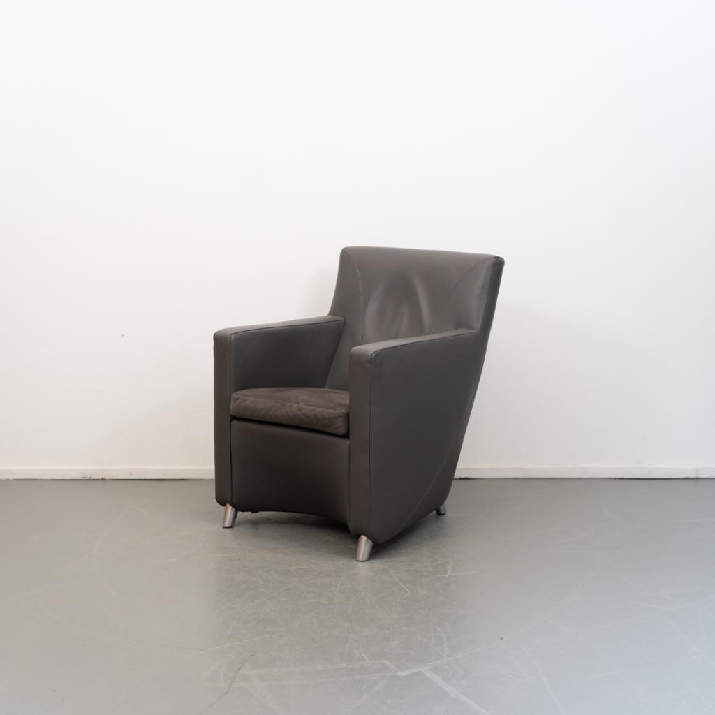 2x Leolux Dolcinea Fauteuil Donkergrijs Leer - Aluminium, Huis en Inrichting, Fauteuils, Niet ingevuld, Gebruikt, Minder dan 75 cm