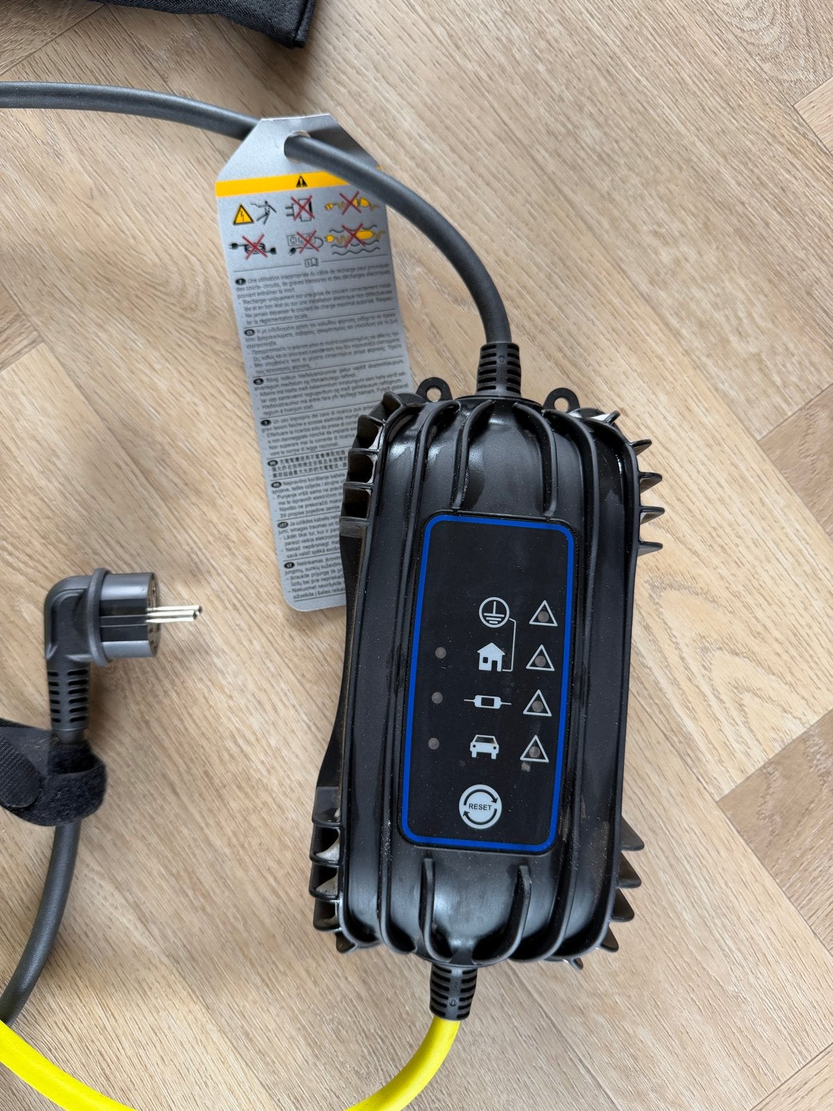 VW AG EV Laadkabel Mode 2 Type 2 (10A) - Nieuwstaat, Auto-onderdelen, Elektronica en Kabels, Ophalen of Verzenden, Nieuw, Volkswagen