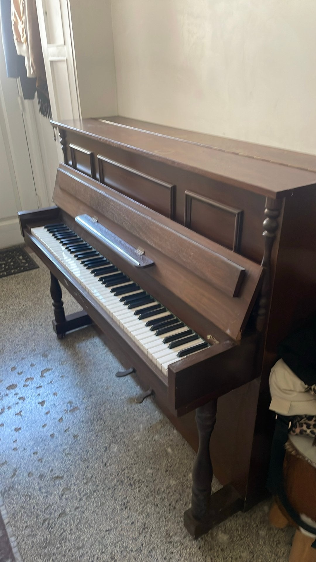 Gratis op te halen piano, Muziek en Instrumenten, Piano's, Gebruikt, Bruin, Ophalen of Verzenden, Piano
