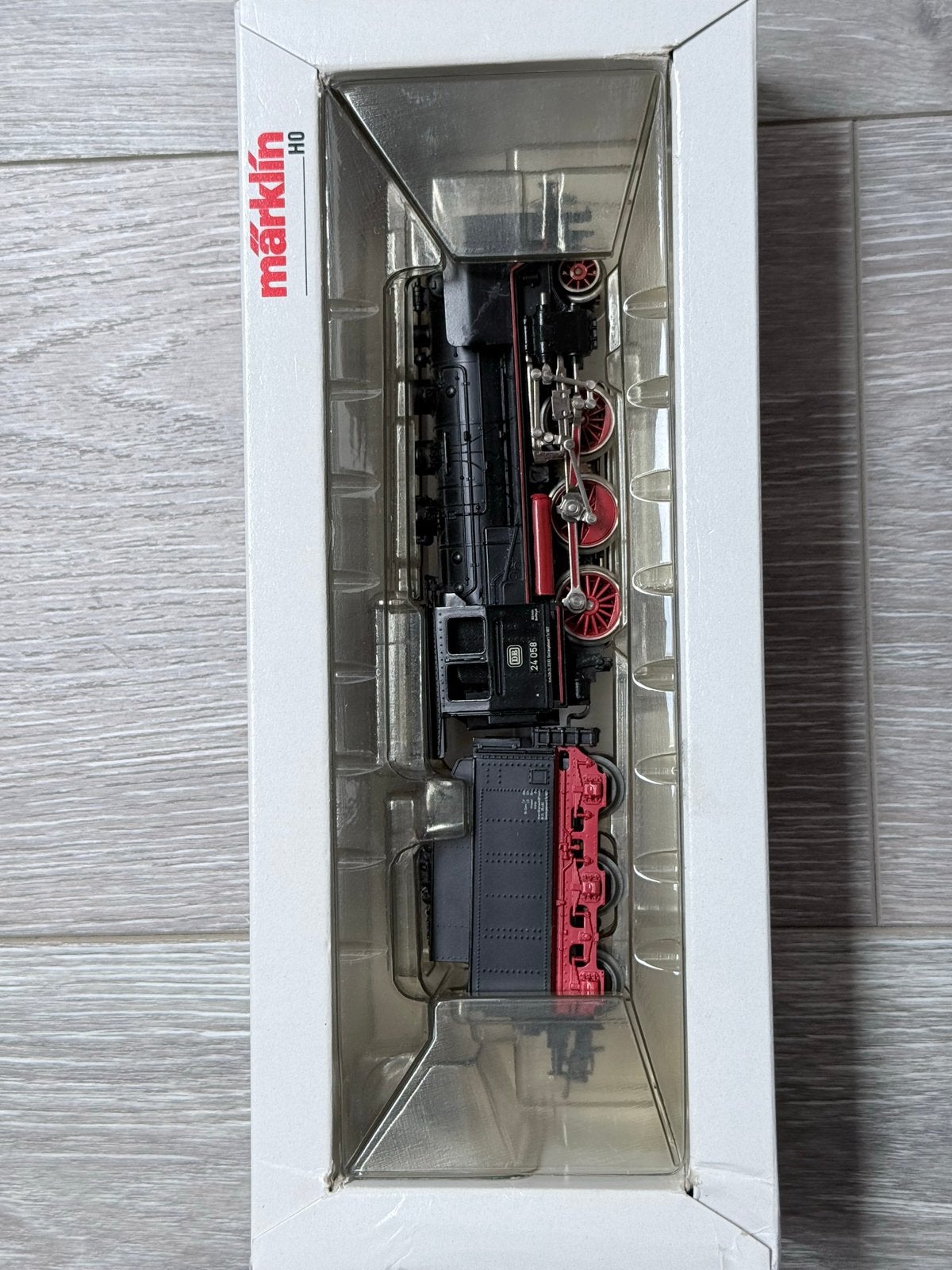 Märklin Locomotief BR 24 - Model 3003, Ophalen, Wisselstroom, Locomotief, Zo goed als nieuw