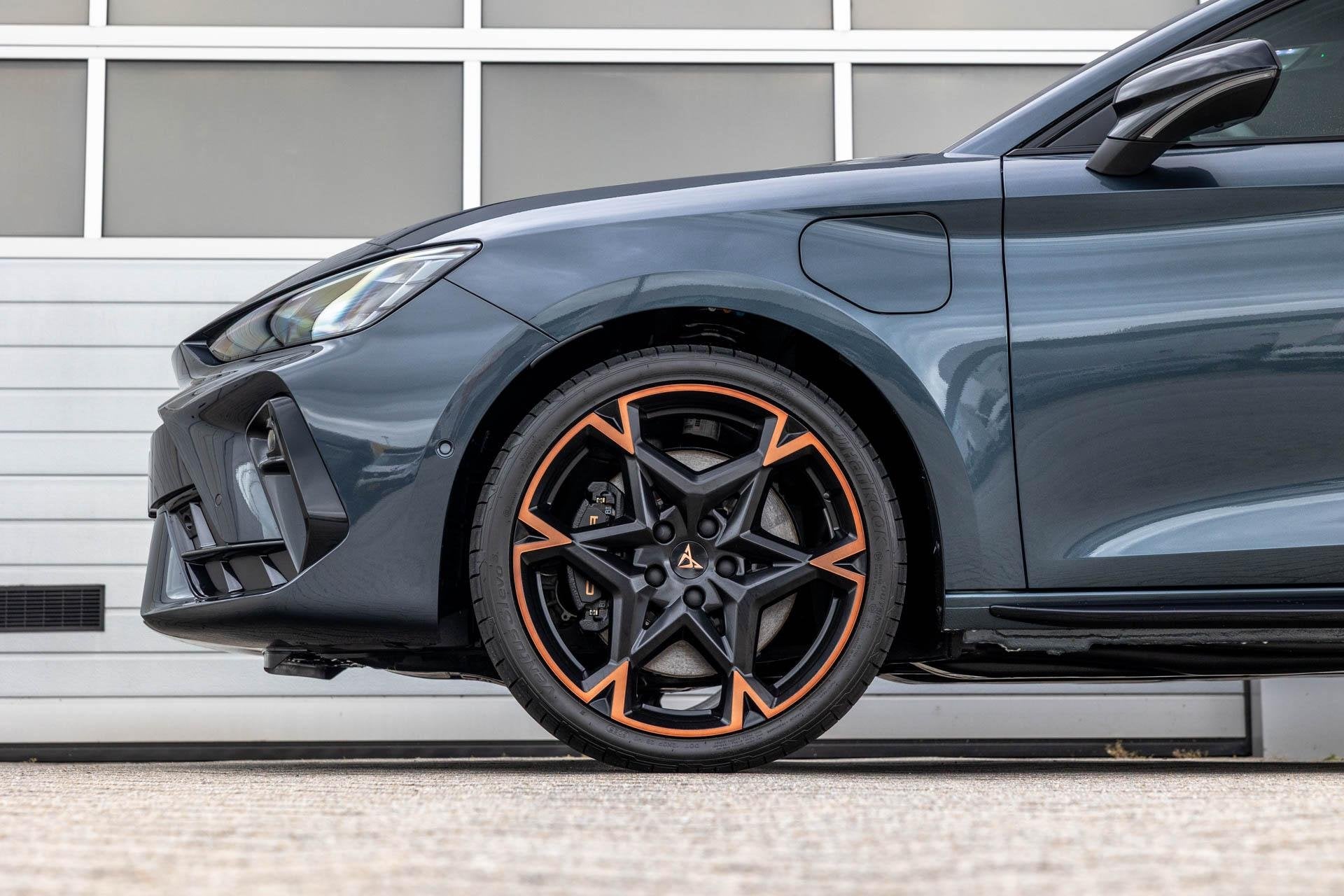 Foto 12 van CUPRA Leon Sportstourer 1.5 TSI e-Hybrid 272pk VZ Performanc