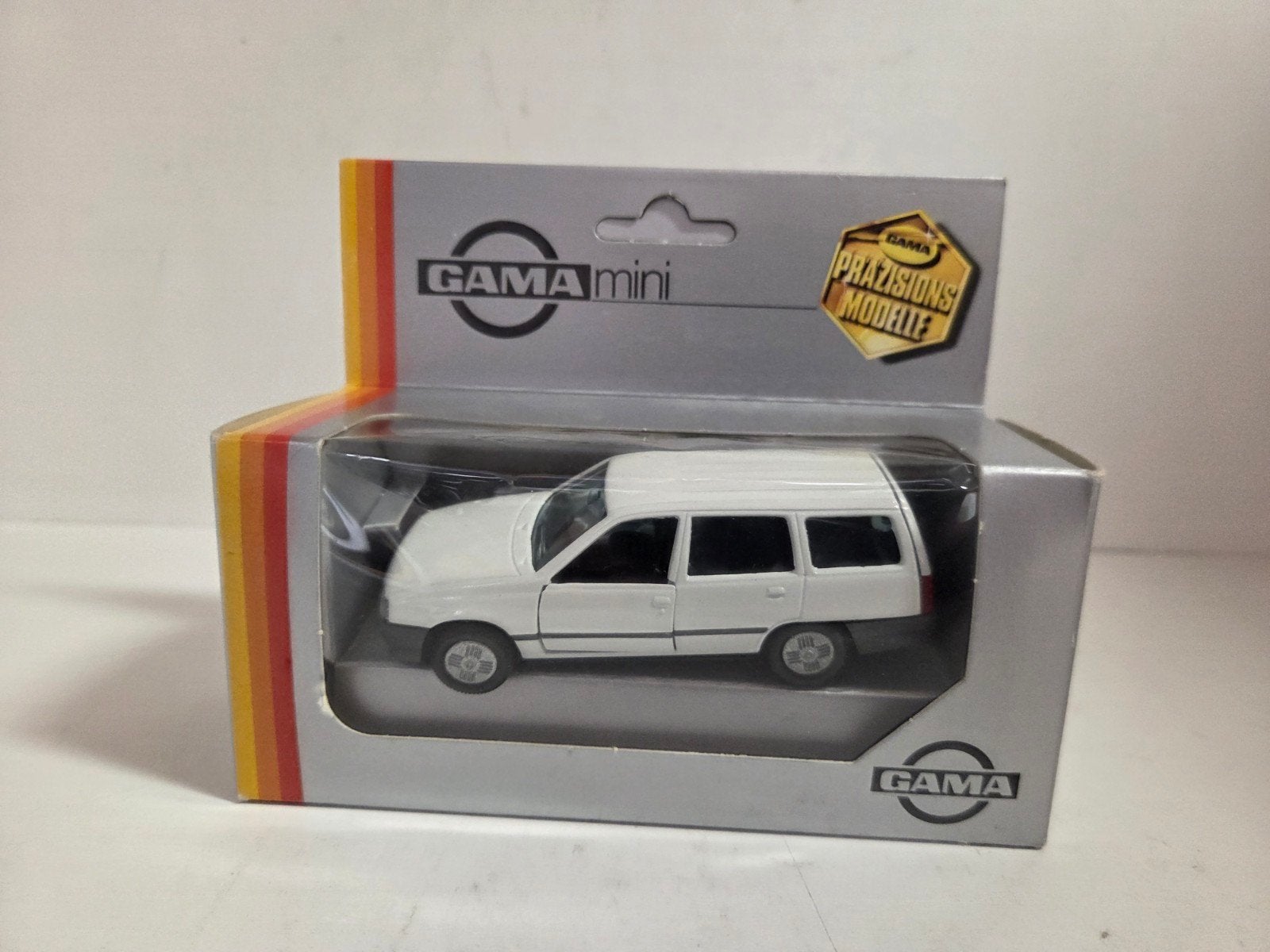 Gama Opel Kadett Caravan 1:43, Hobby en Vrije tijd, Modelauto's | 1:43, Auto, ., Ophalen of Verzenden, Zo goed als nieuw