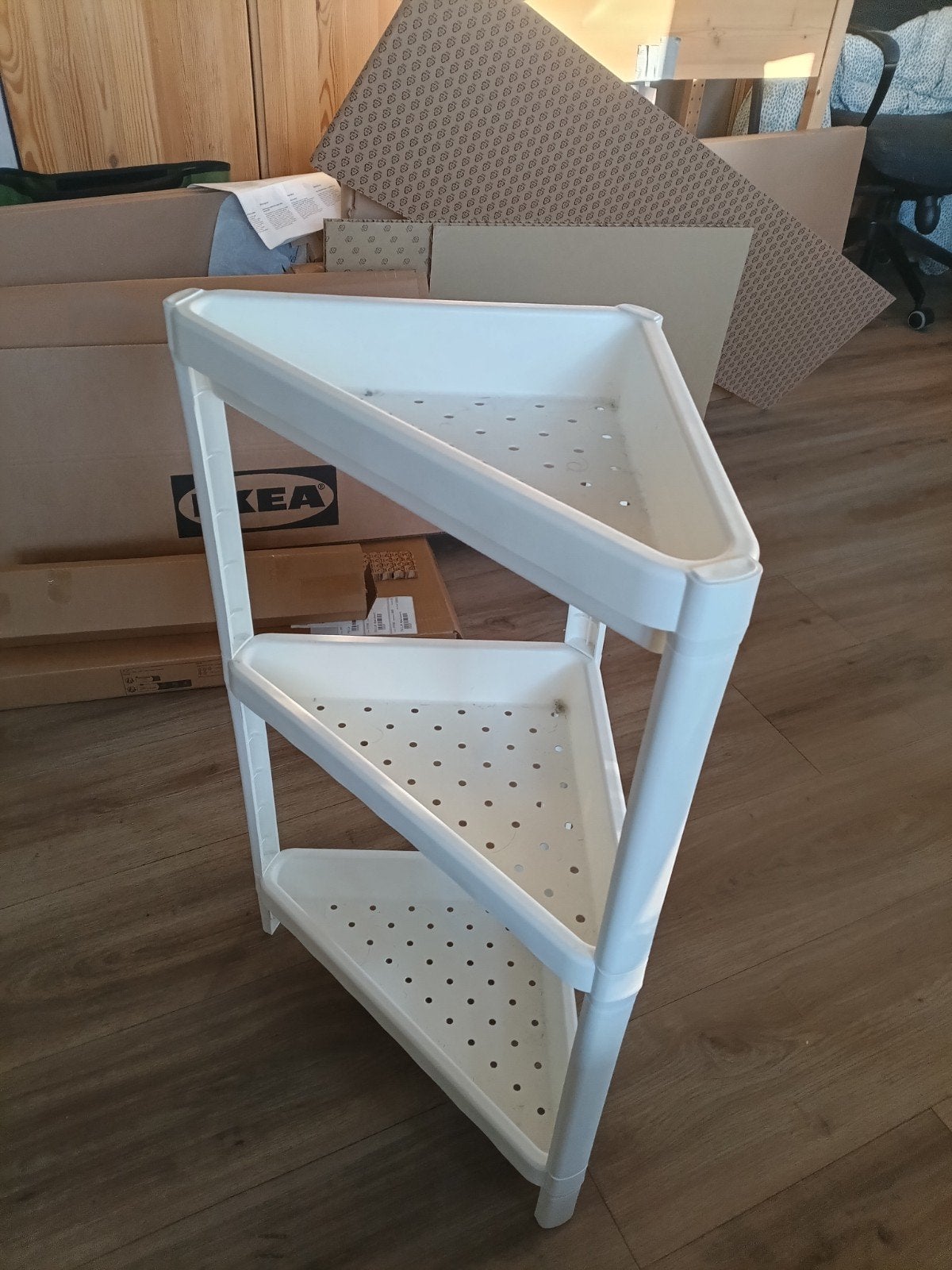 IKEA VESKEN Hoekrek, wit, 33x33x71 cm, Huis en Inrichting, Ophalen, Zo goed als nieuw