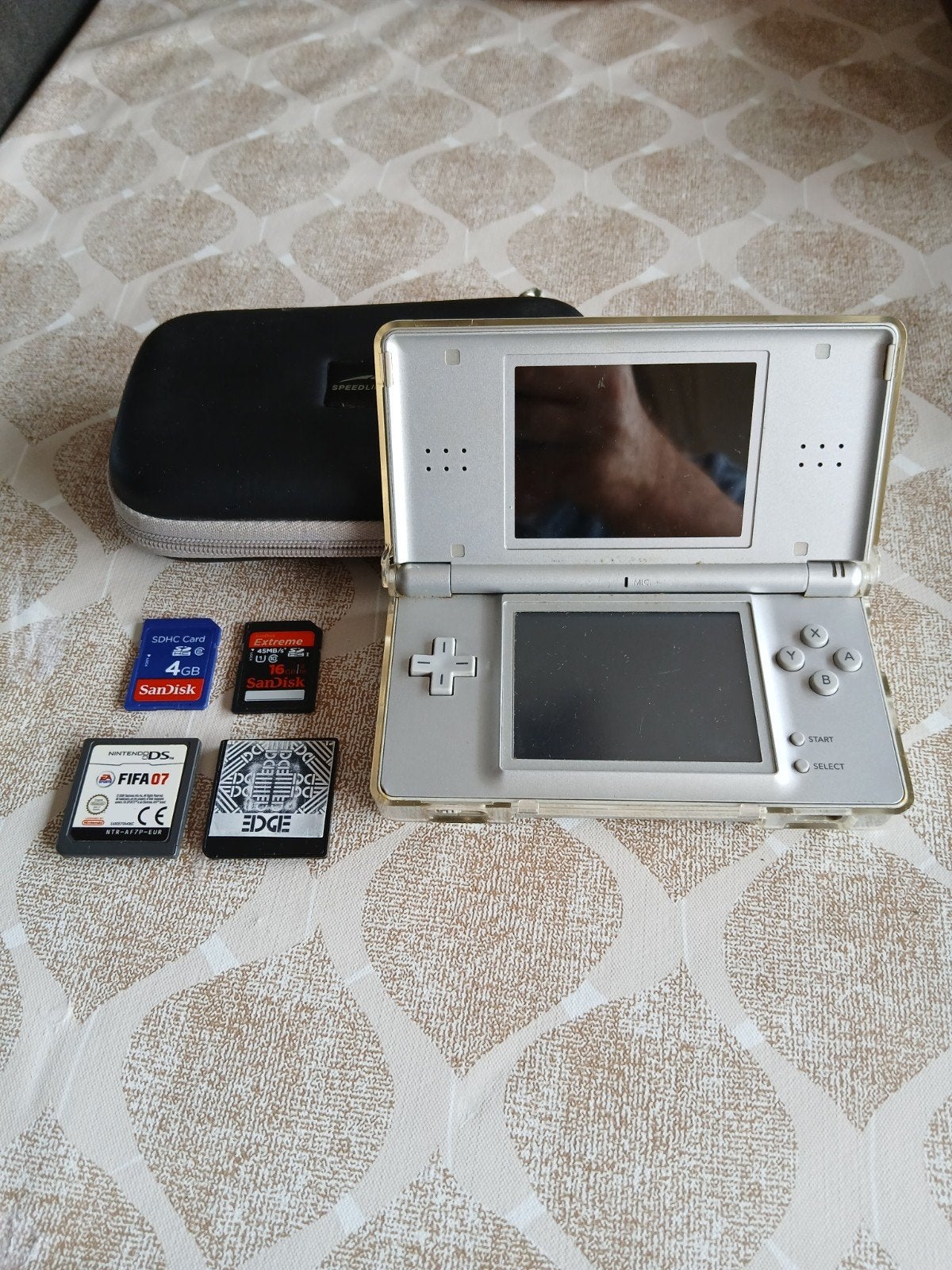 Nintendo DS Lite met accessoires (niet getest), Gebruikt, Ophalen of Verzenden, DS Lite, Met beschermhoes of tas