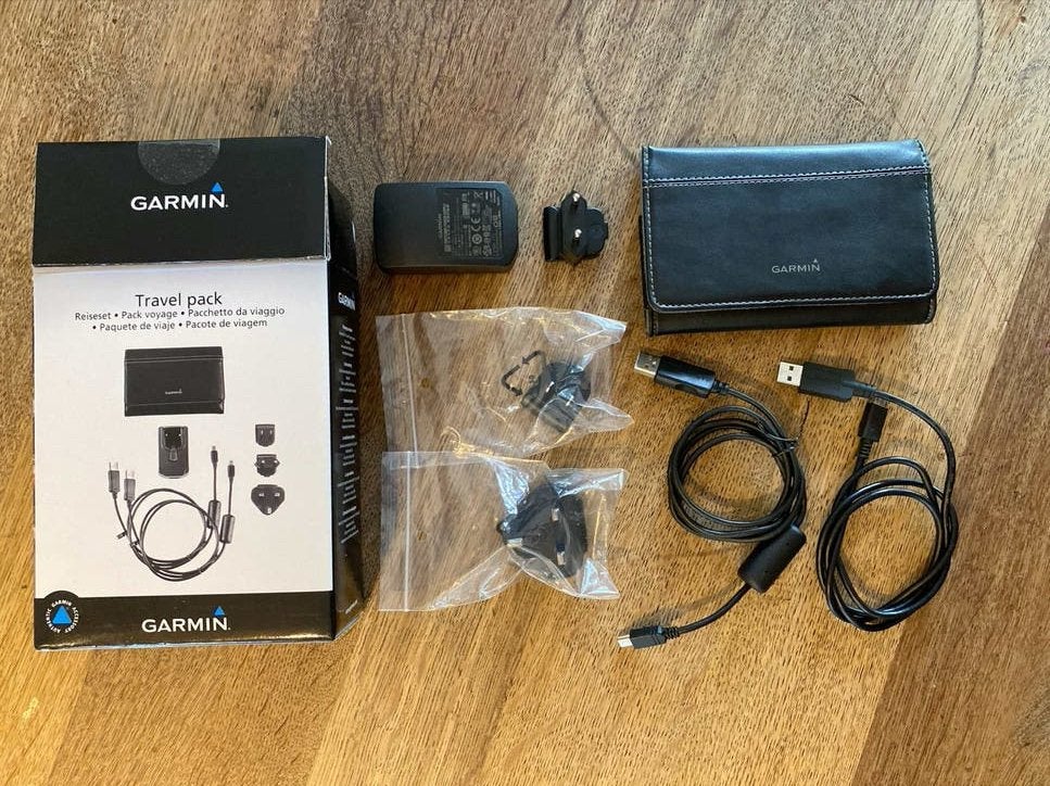 Garmin Travel Pack - Universele Oplader en Accessoires, Ophalen of Verzenden, Zo goed als nieuw