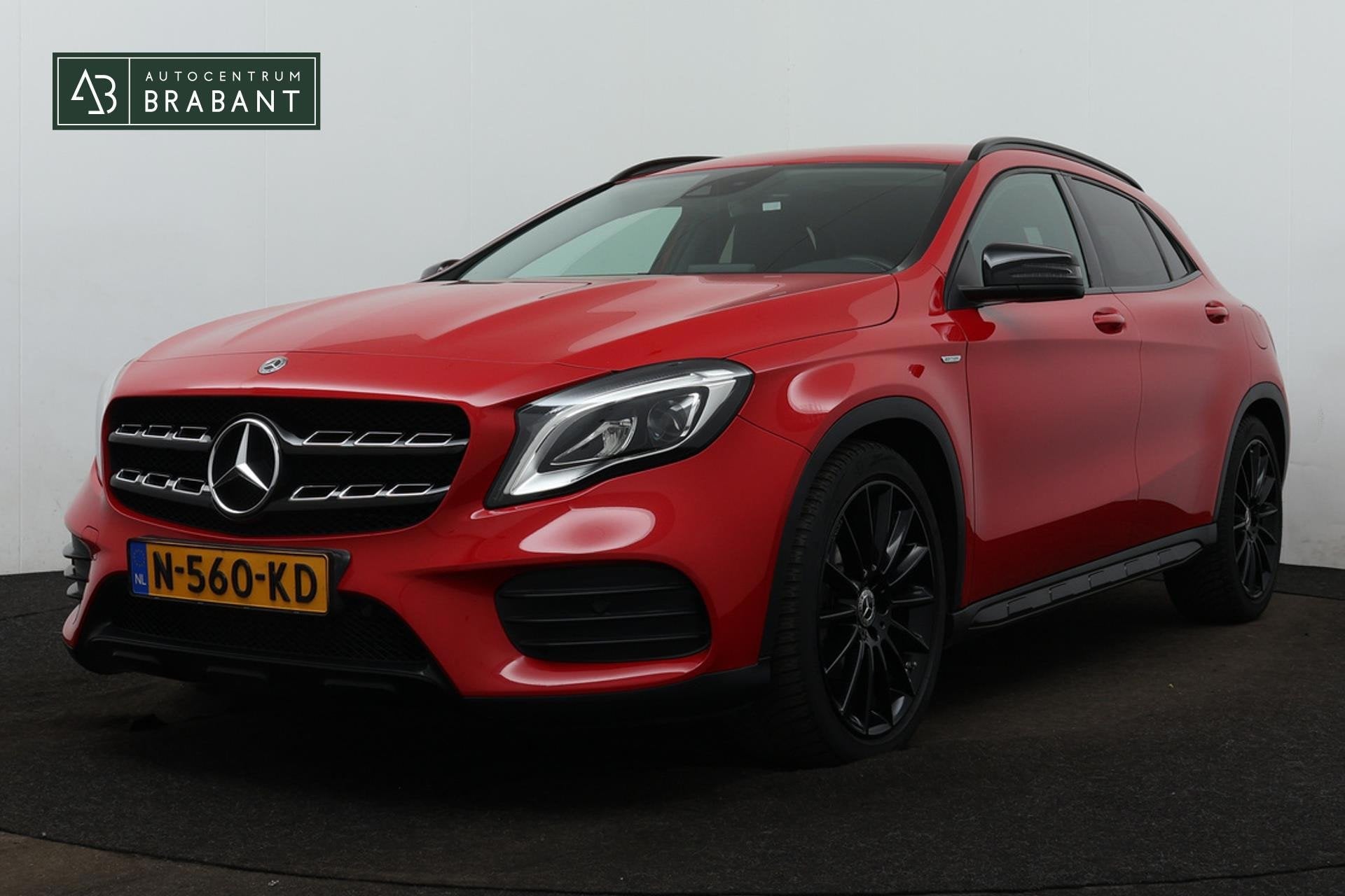 Mercedes-Benz GLA-klasse 200 Premium Plus AMG-Line (Dealer o, Auto's, Gebruikt, 715 kg, Bedrijf, SUV of Terreinwagen