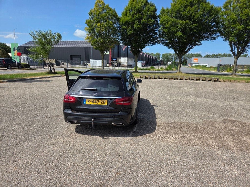 Mercedes-Benz C-Klasse C300 e 320pk 9G-TRONIC 2021 Zwart, Auto's, Automaat, Achterwielaandrijving, 1800 kg, 1770 kg