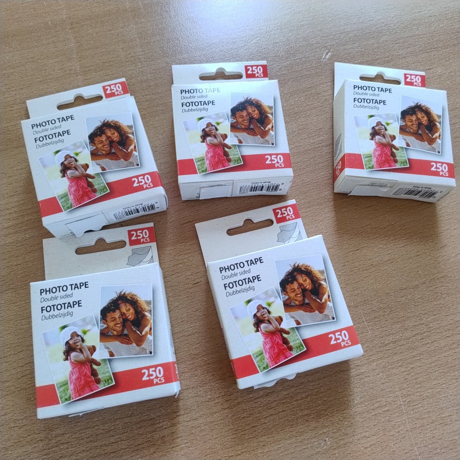 Foto benodigdheden: Instax Wide film, fototape, knijpertjes, Ophalen