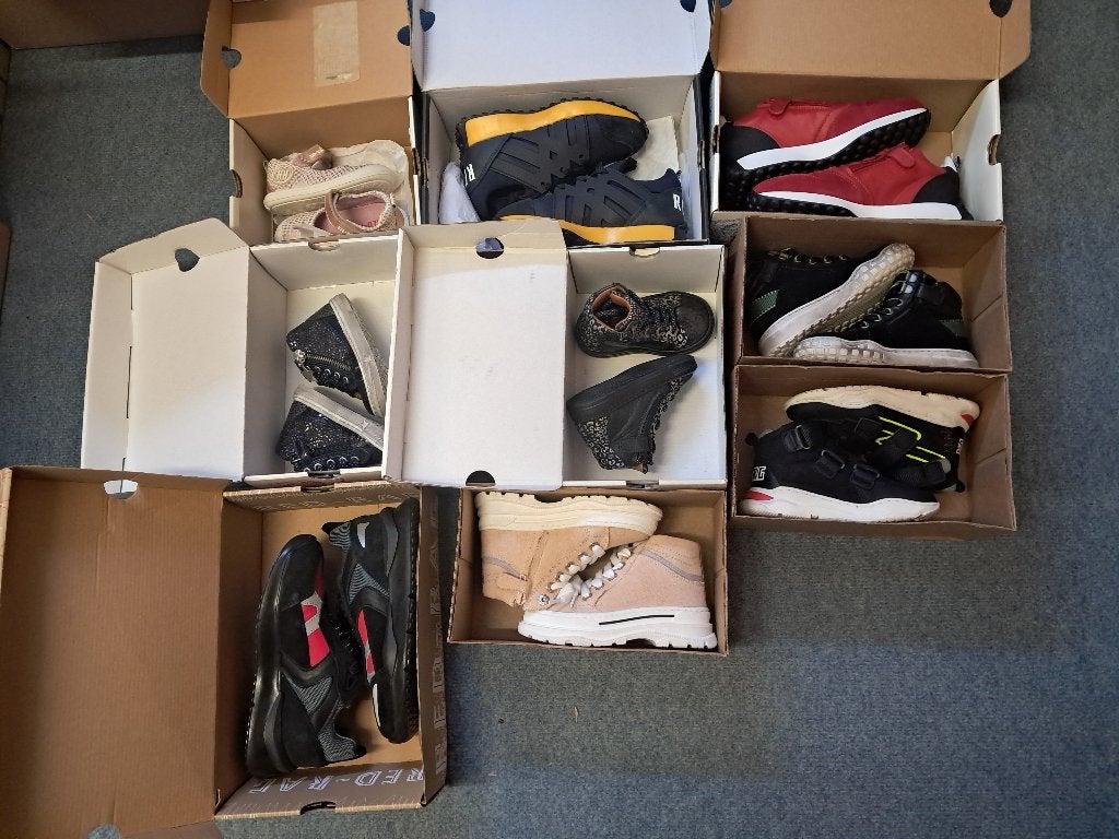 Supermooie Partij,100 Paar Red Rag/Develab Kinderschoenen, Ophalen, Nieuw