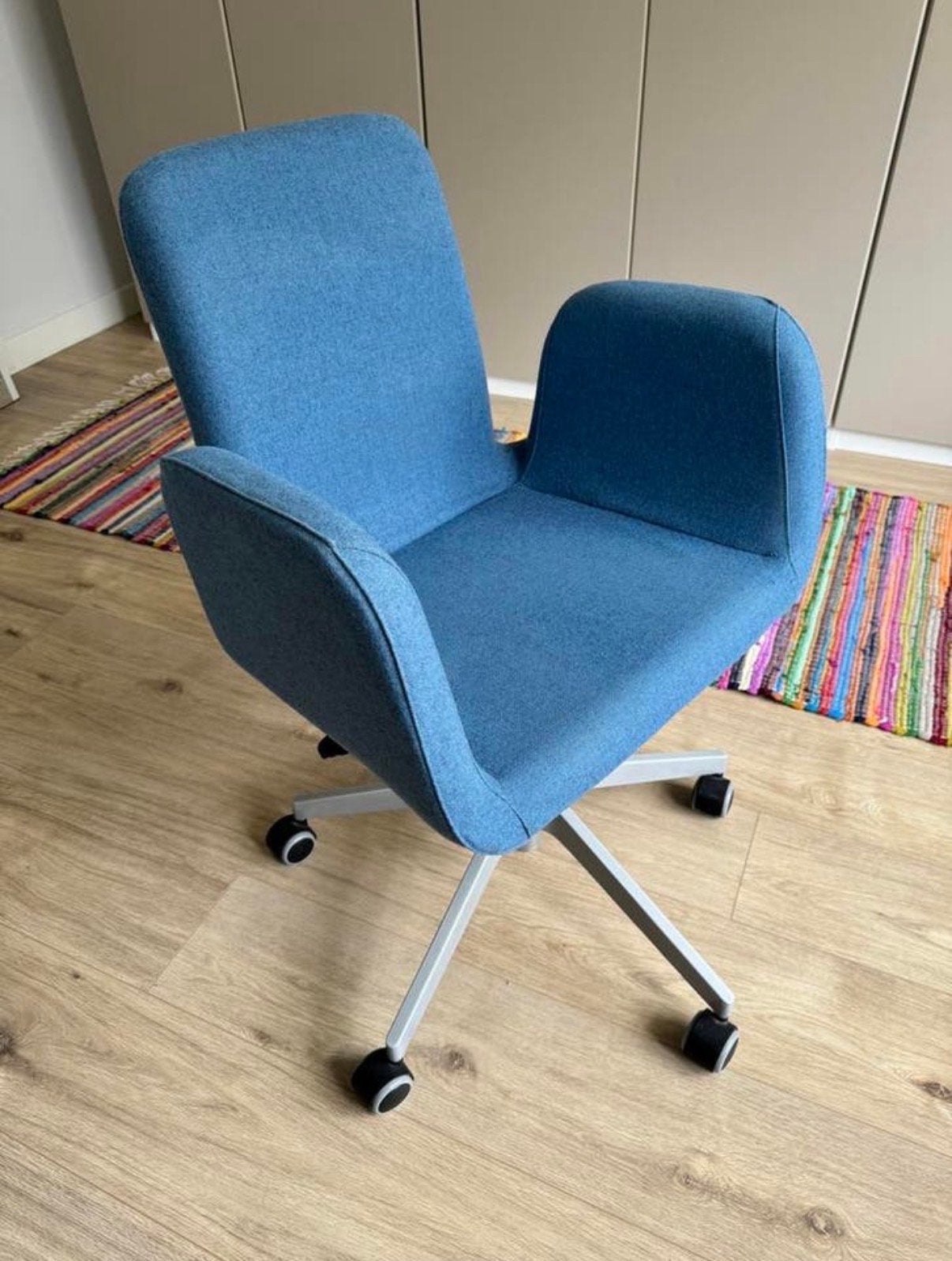 Blauwe bureaustoel met wieltjes, Ophalen, Gebruikt, Blauw, Bureaustoel